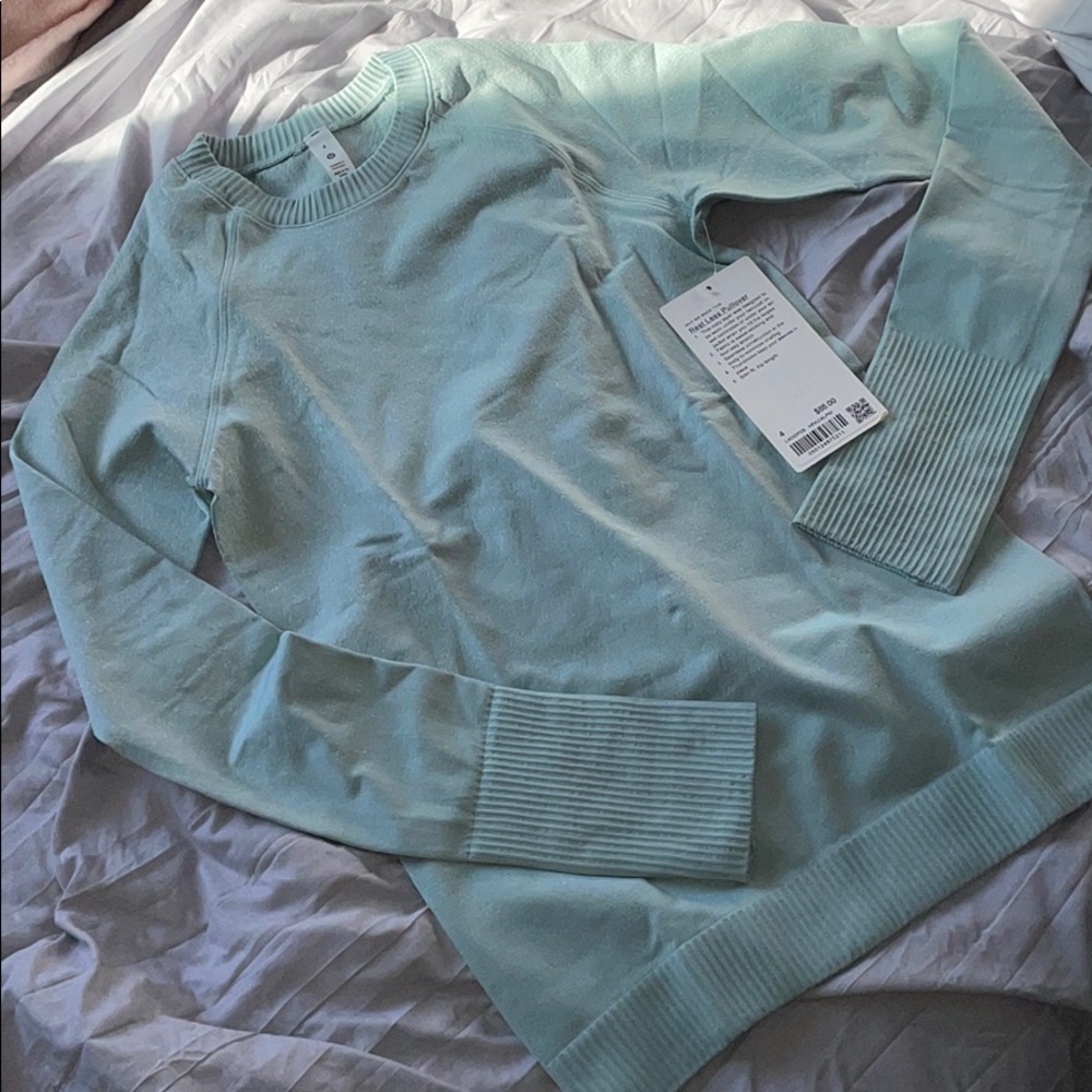 NWT rest less pull over